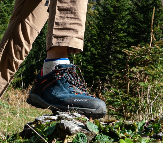 Snowshoeing for Beginners Tips Guide TSL Outdoor